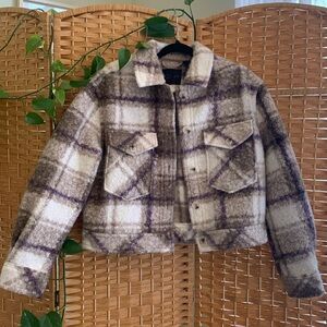 RD Style brand NWT. Shacket, size S crop style. Cream, purple and taupe.